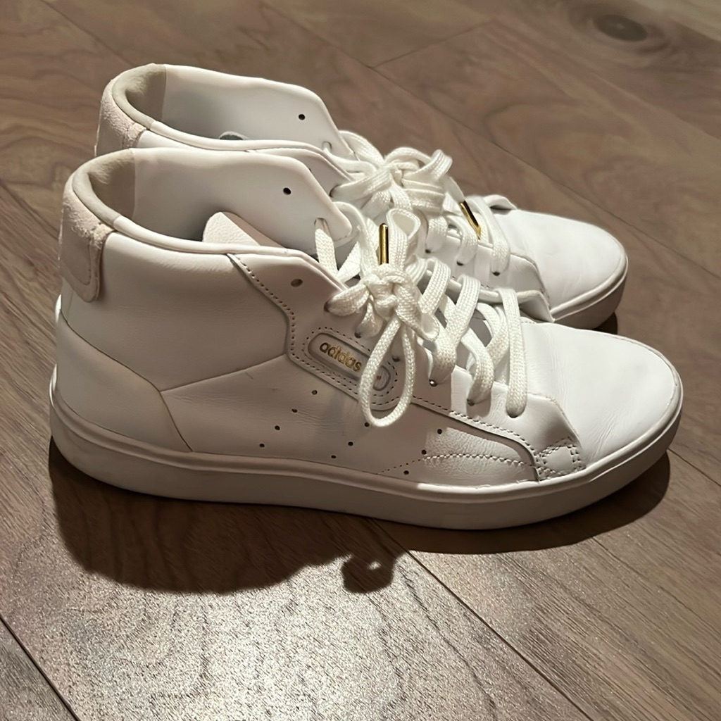 Women’s Adidas Sleek Mid Cloud Size 6w